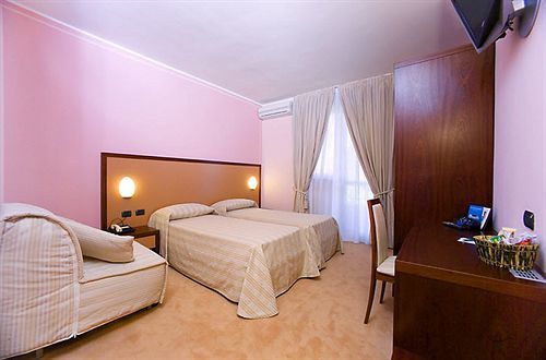 Hotel Ristorante Giordano Cavernago Ngoại thất bức ảnh