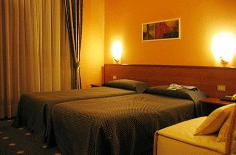 Hotel Ristorante Giordano Cavernago Phòng bức ảnh